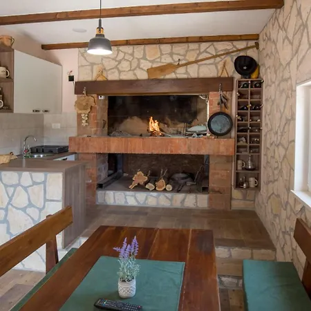 Apartment Zelenika By Guide Ploce (Dubrovnik-Neretva)